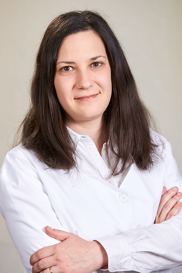 Dr. Zámbó Veronika 