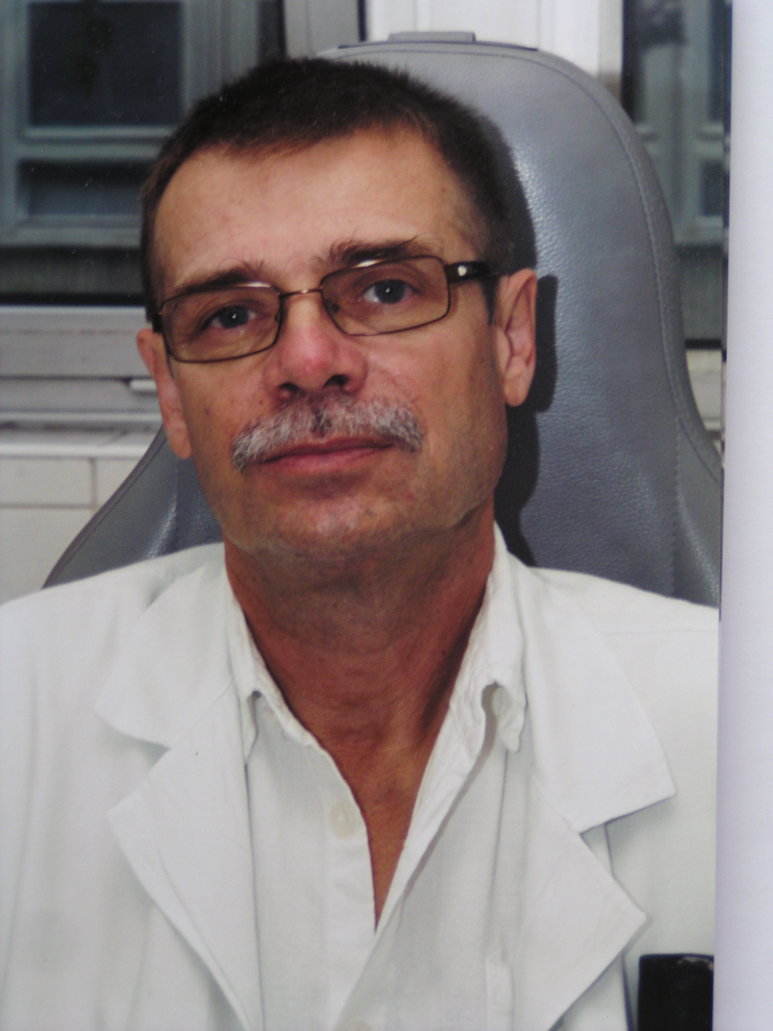 Dr. Tompos Tamás 