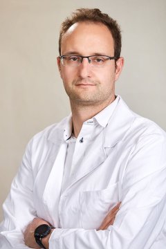 Dr. Kubasch Gábriel 