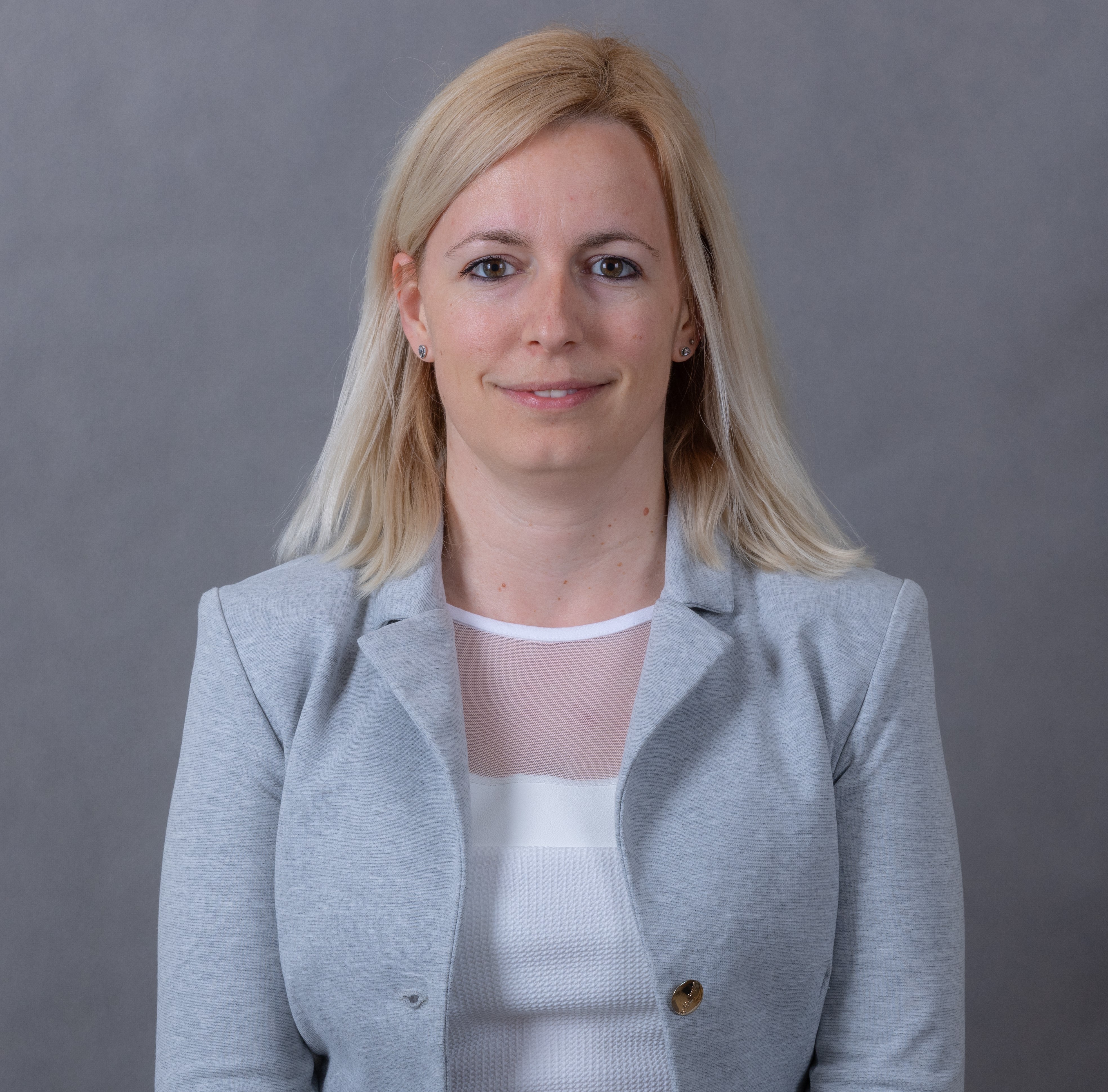dr. Varga Diána