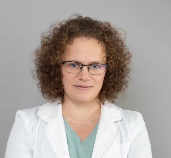 Dr. Selmeczi Anna