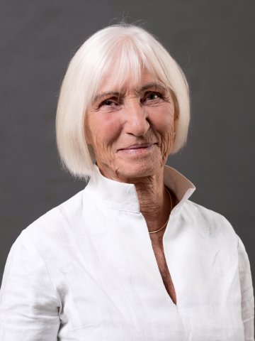 Dr Füzesséry Judit 